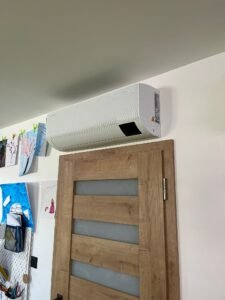 detailní pohled na klimatizační jednotku