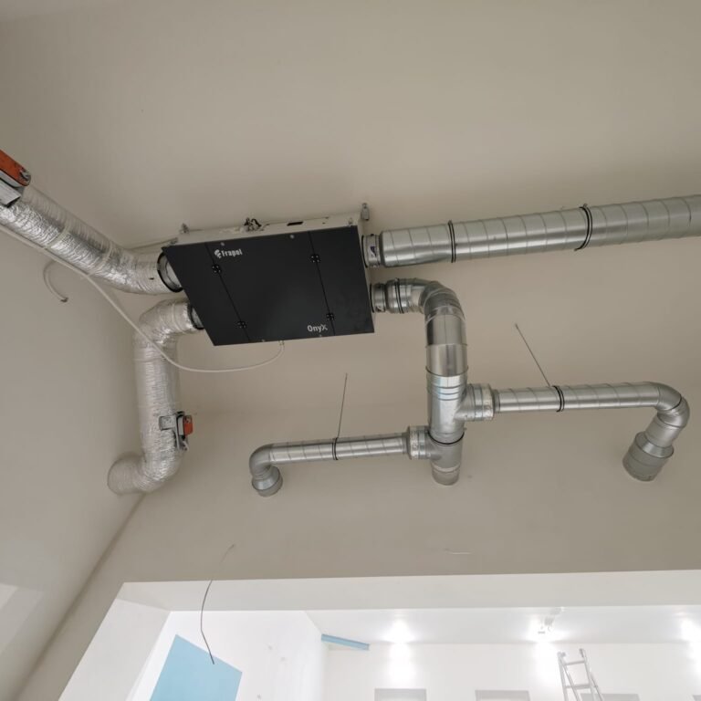 vzduchotechnika na stropě v Rudicích