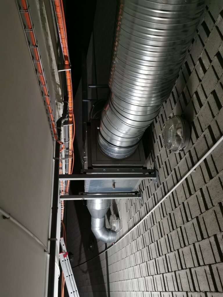 pohled na trubku pro vzduchotechniku pro Pizza Chleba