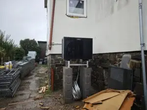 tepelné čerpadlo stojící venku